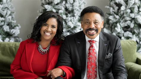 Tony Evans Married in Private Ceremony Surrounded。